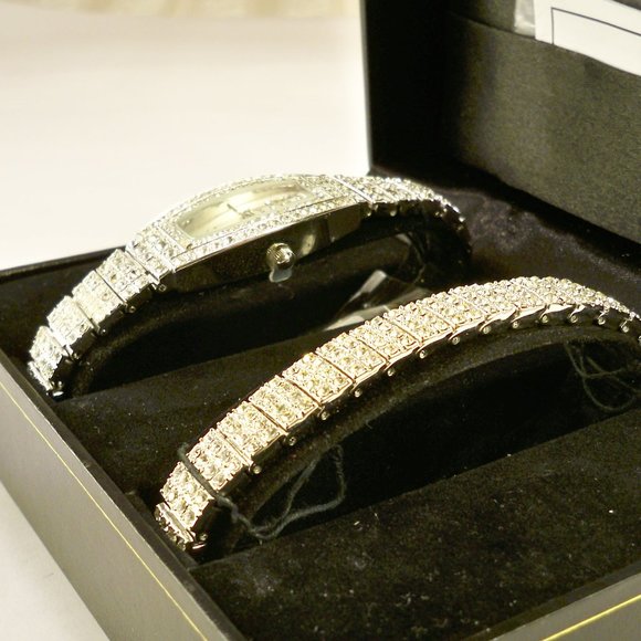 Vintage *Real Collectibles by Adrienne *Watch & *Bracelet main image 4